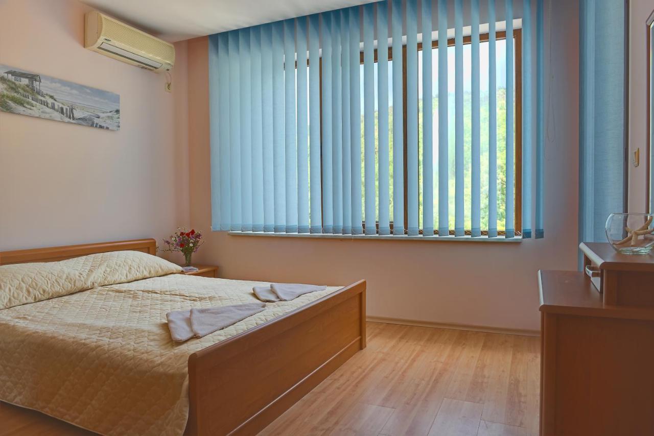 Messambria Beach Apartments Sveti Vlas Exteriör bild