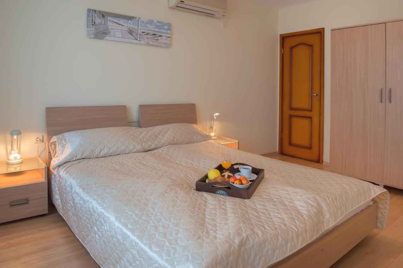 Messambria Beach Apartments Sveti Vlas Exteriör bild