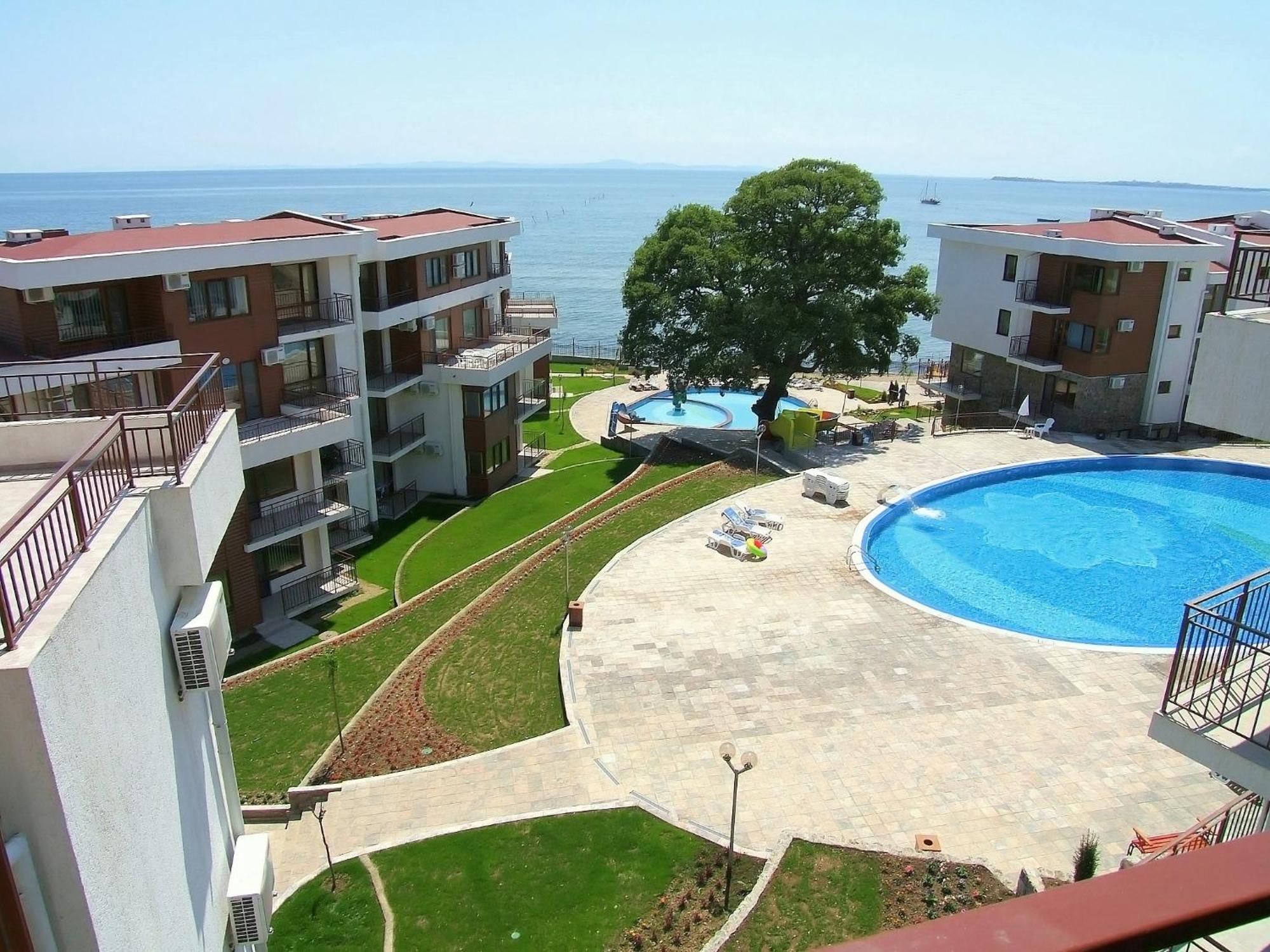 Messambria Beach Apartments Sveti Vlas Exteriör bild