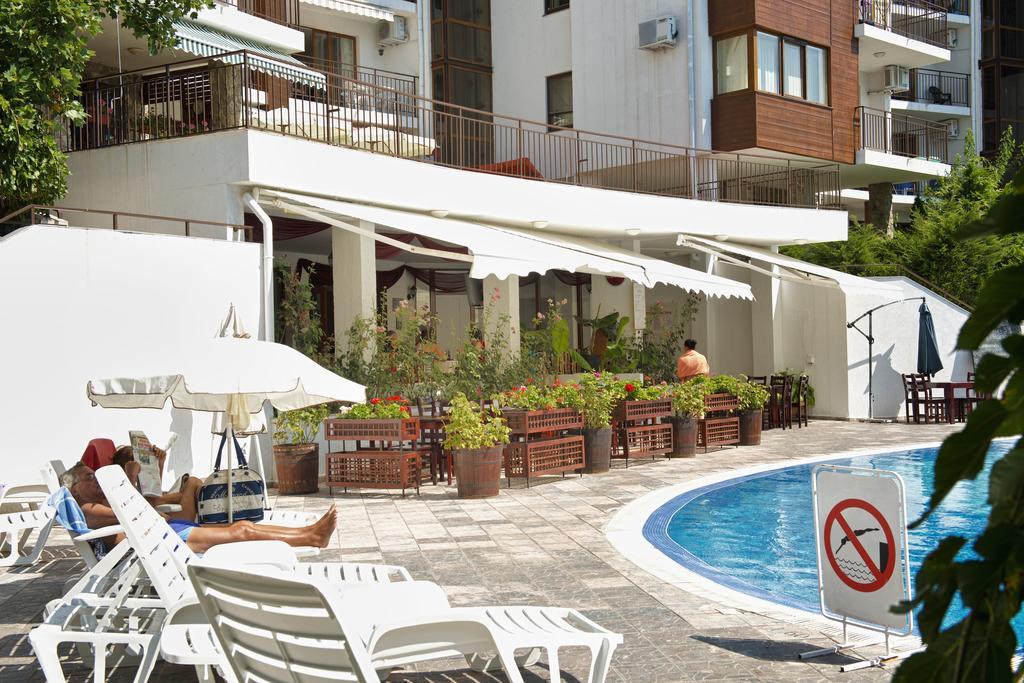 Messambria Beach Apartments Sveti Vlas Exteriör bild
